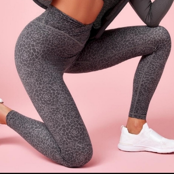 Xs siren buffbunny leggings - Picture 3 of 3